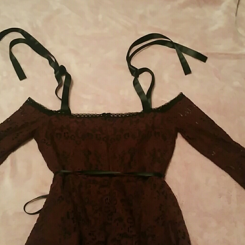 Alexis Burgundy Krysten Top M - Picture 3 of 4